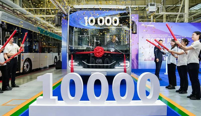 Xe thứ 10.000 tại Trung Á rời dây chuyền, sự phát triển quốc tế của Yutong lại ghi nhận một mốc son quan trọng